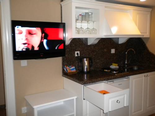 Moss Suites Residence