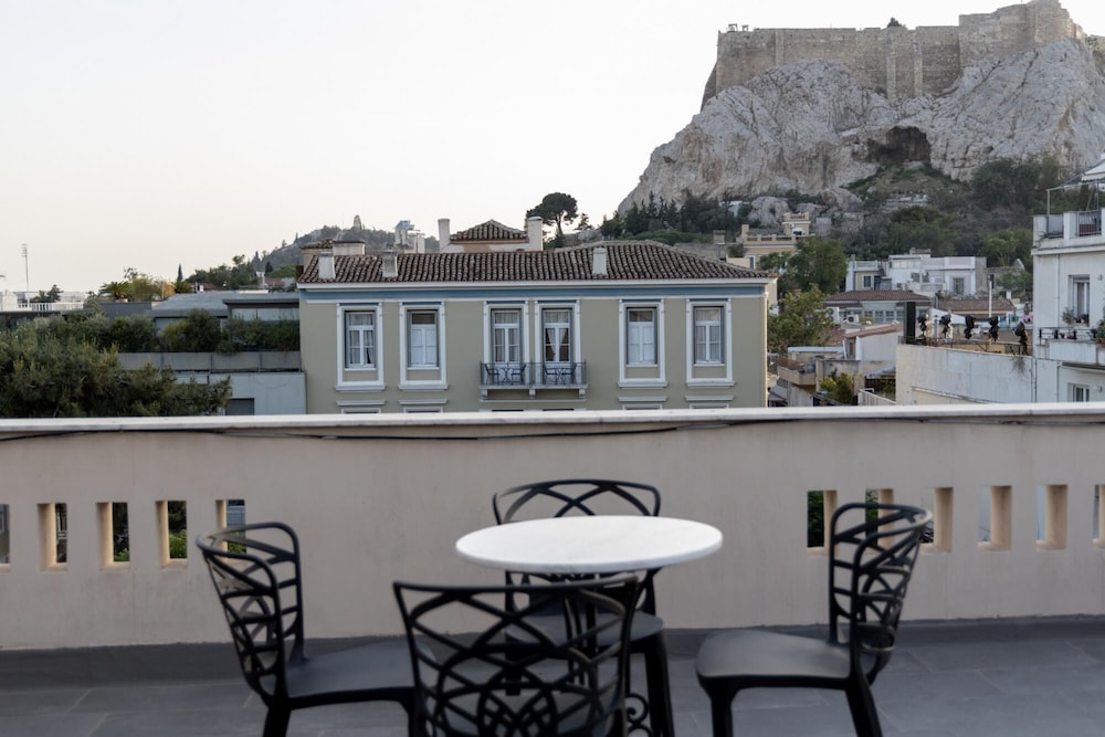 Plaka s Privileged Accommodation — фото 3