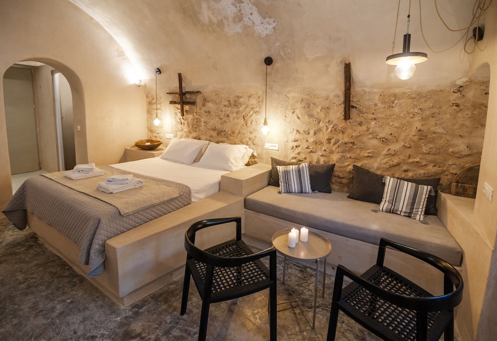 OIA CELLARS — фото 3