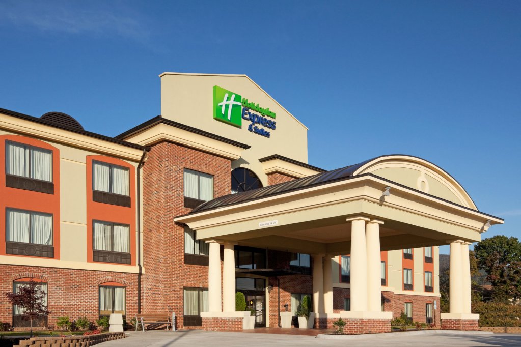 Holiday Inn Express Hotel And Suites Salem