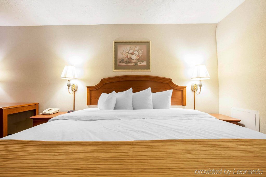 Econo Lodge — фото 4