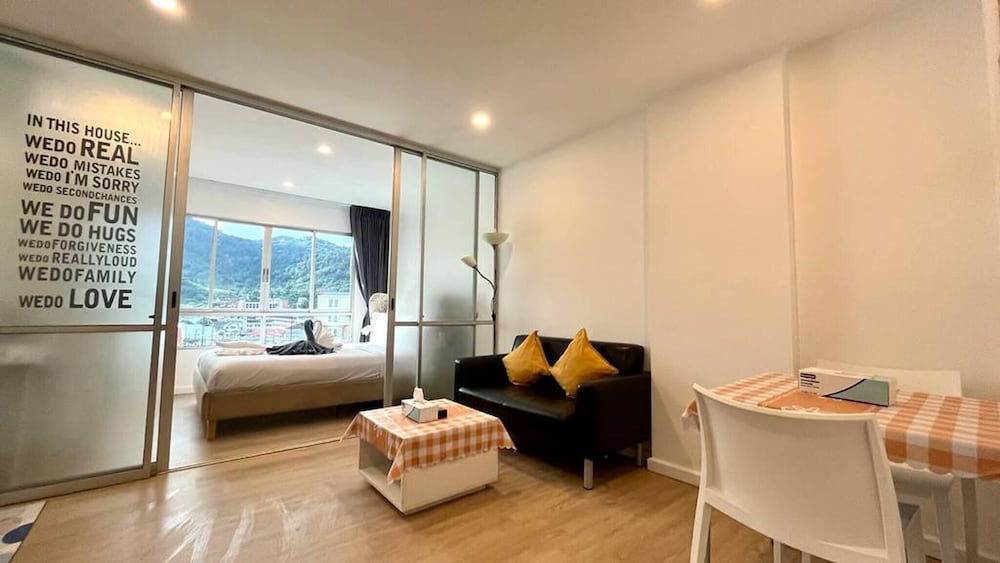 Dcondo Kathu - Top Floor 1 Bdr Condo With Shared Pool