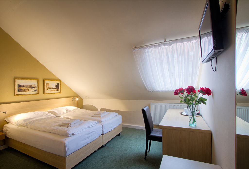 Отель Taurus — фото 2