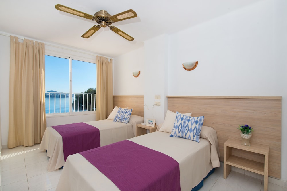 Apartamentos Calablanca