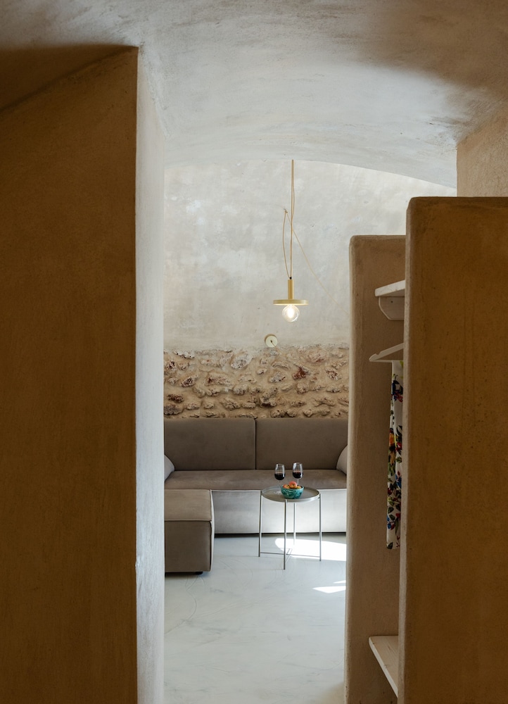 OIA CELLARS — фото 5