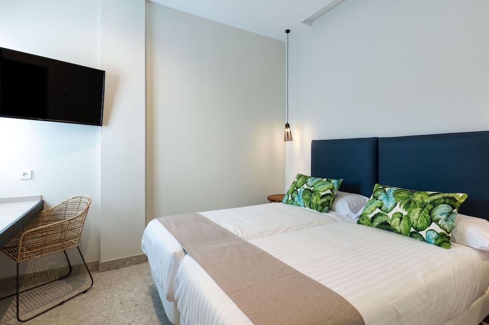 Resort Cordial Santa Agueda & Perchel Beach Club