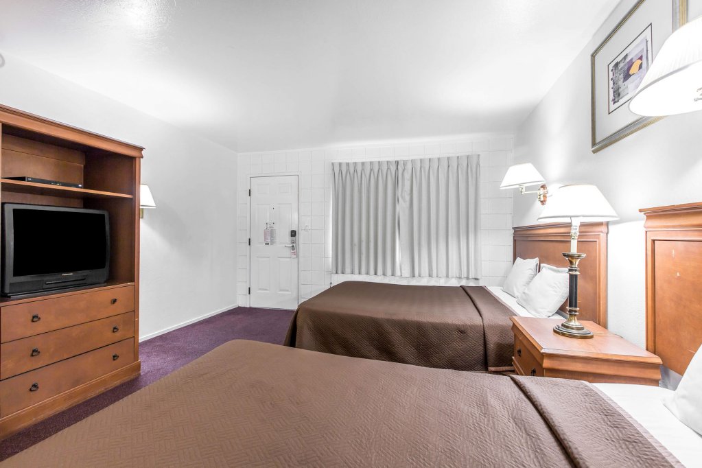 Rodeway Inn — фото 2