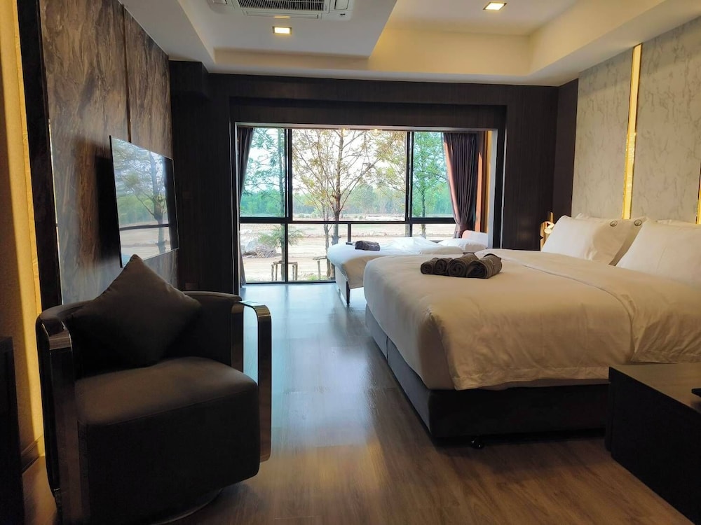 See Stars & Forest Resort