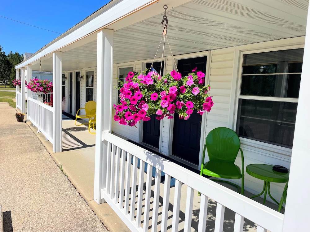 Hillcrest Motel