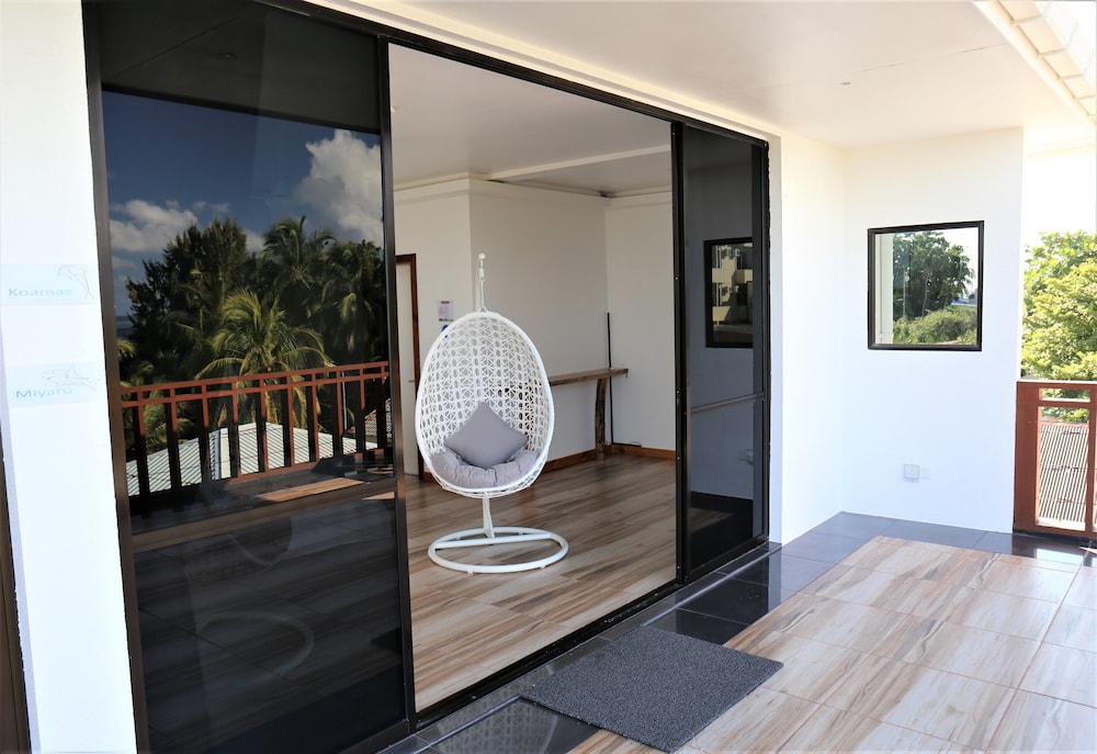 Room-master Suite Family Room With Views