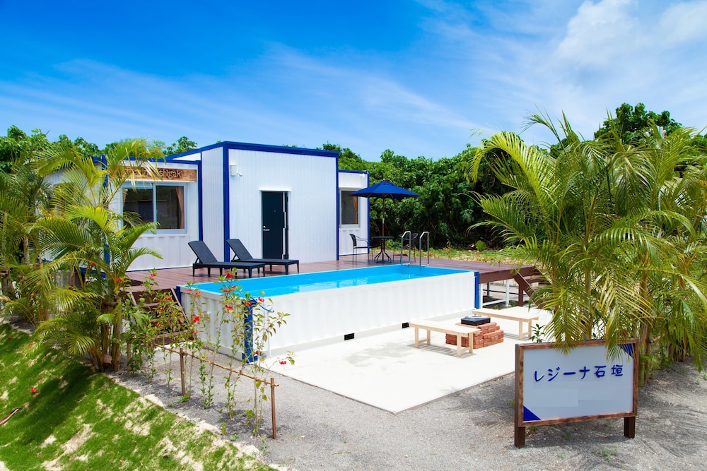 Regina Ishigaki Aqua Stage