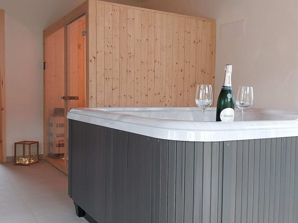 Apartment in Todi With Pool and Garden