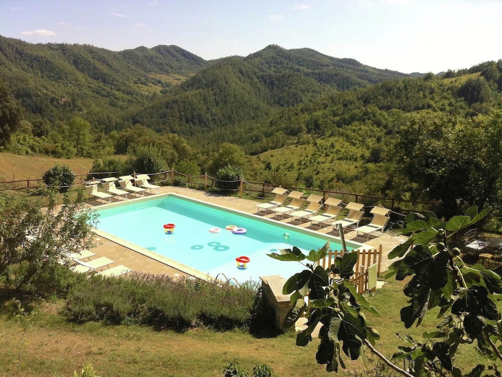 Farmhouse in Apecchio With Pool and Terrace