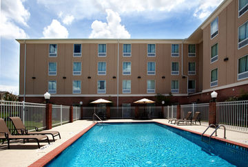 HOLIDAY INN EXPRESS HOTEL & SUITES BATON ROUGE EAST