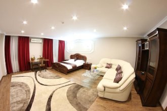 Sky Lux Hotel