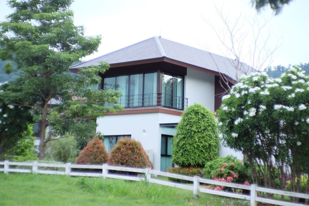 Monlada Khaoyai
