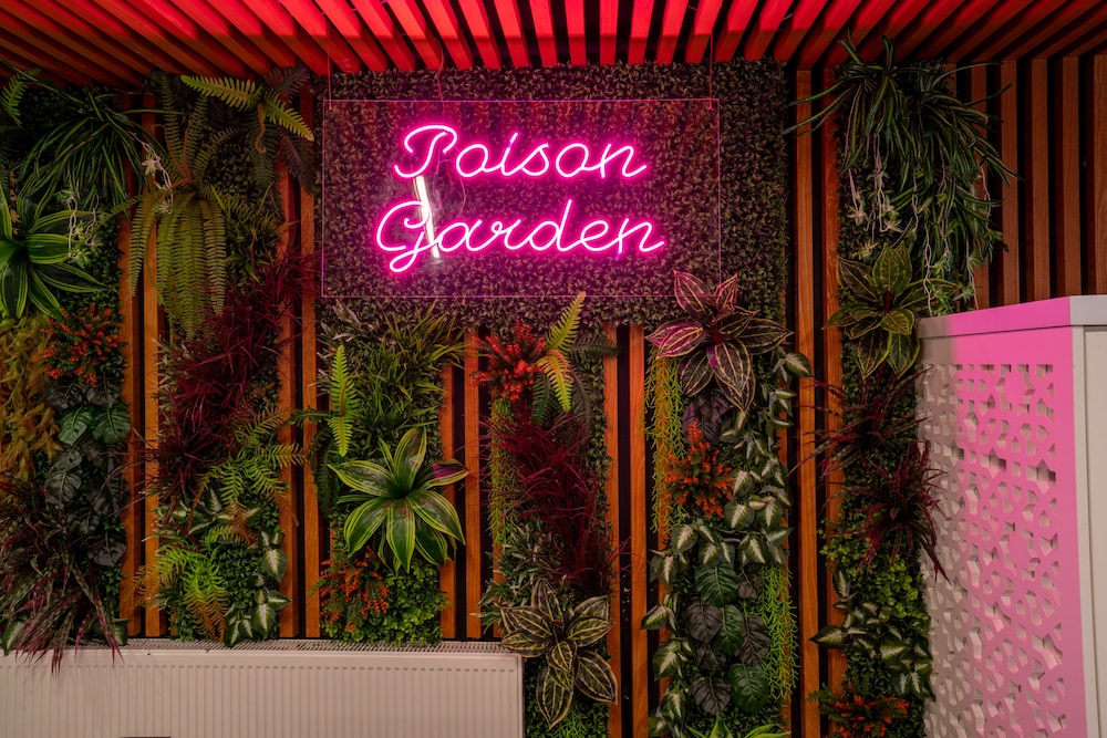 Poison Garden Suite & SPA — фото 2