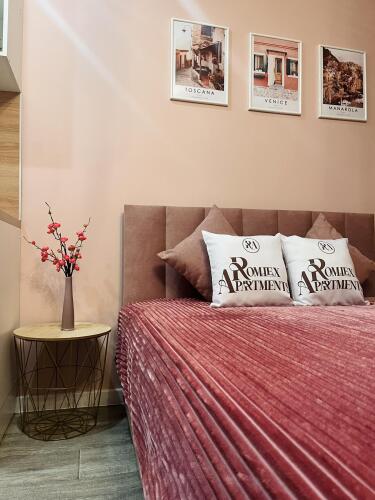 Romlex Apartments (Ромлекс) на улице Чаркова 28