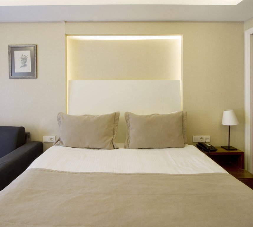 Aston Residence