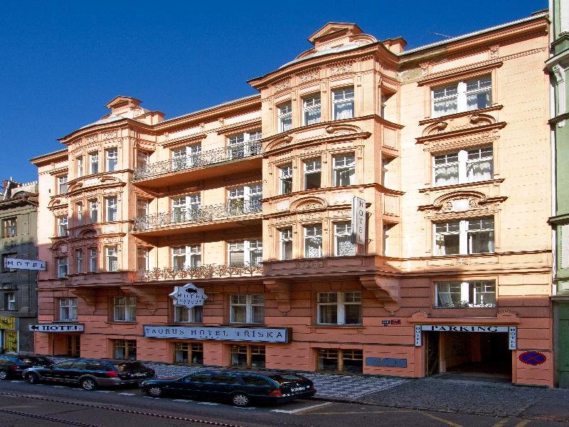 Отель Taurus