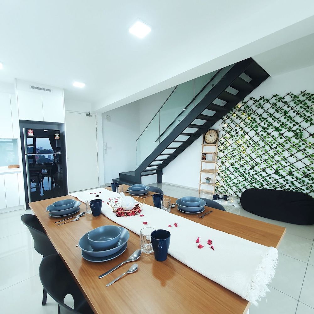 Ekocheras Suite