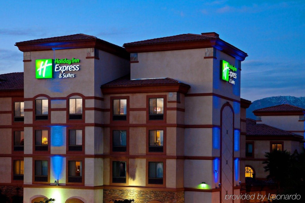 Holiday Inn Express & Suites Ontario Airport