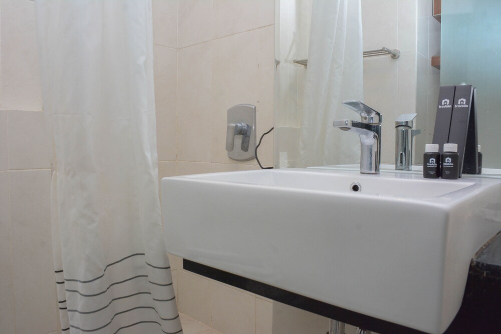 Nice And Comfy Studio Apartment Capitol Park Residence