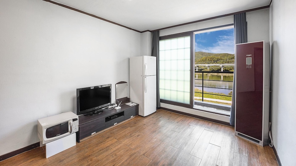 Gangchon Beautiful pet House Pension