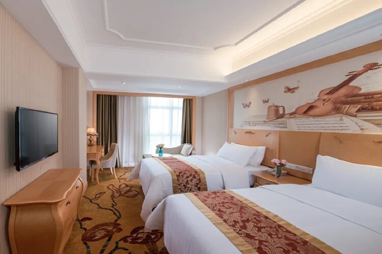 Vienna Hotel Shenzhen Fuyong Village