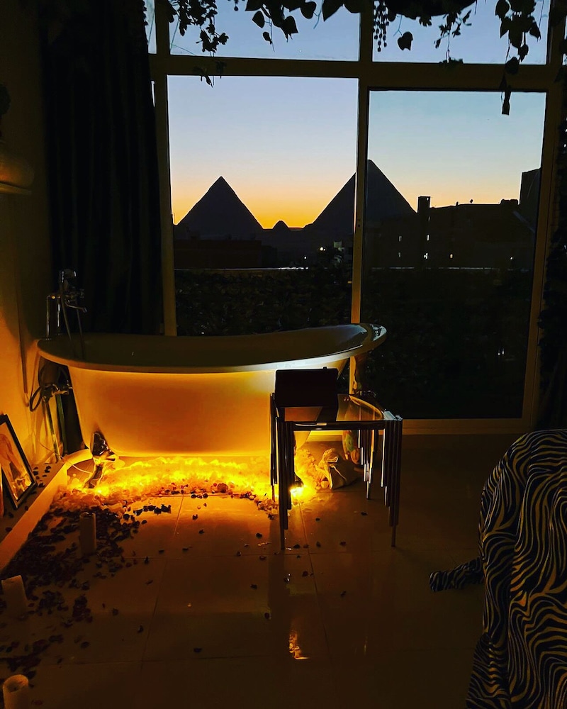 Samer stays pyramids view