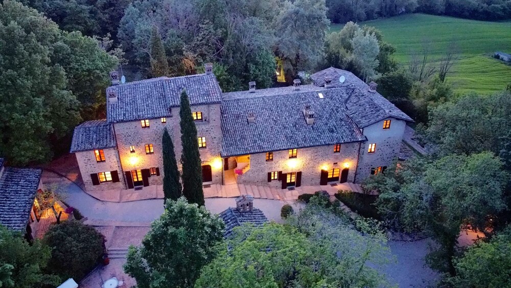Borgo il Poeta